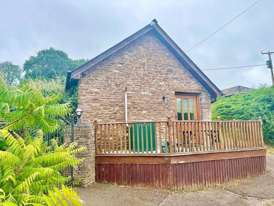 Villa Stone Built Barn In A Beautiful Rural Setting Llangwm-Isaf Exterior foto