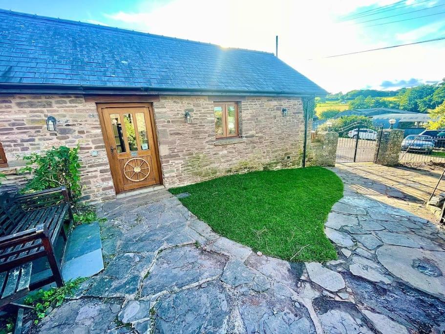 Villa Stone Built Barn In A Beautiful Rural Setting Llangwm-Isaf Exterior foto