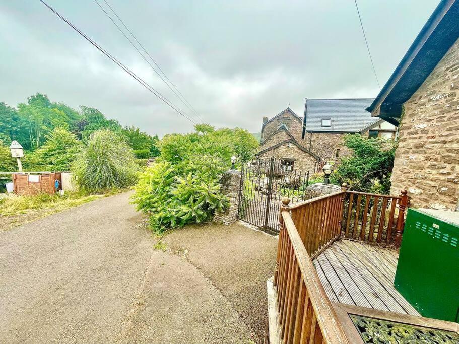 Villa Stone Built Barn In A Beautiful Rural Setting Llangwm-Isaf Exterior foto